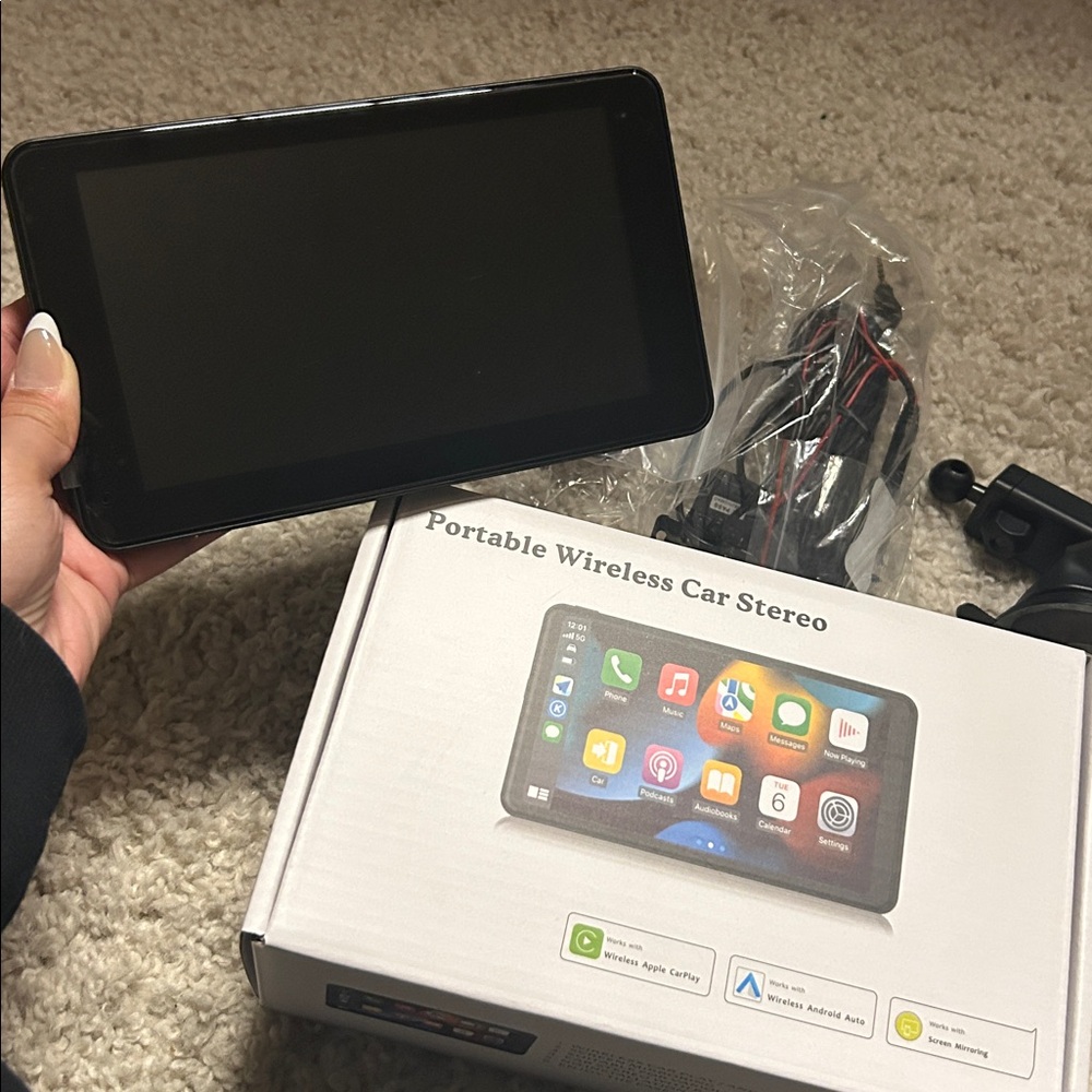 Wireless CarPlay Screen with Mount